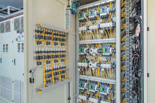 Armoire câblage electronique en IDF